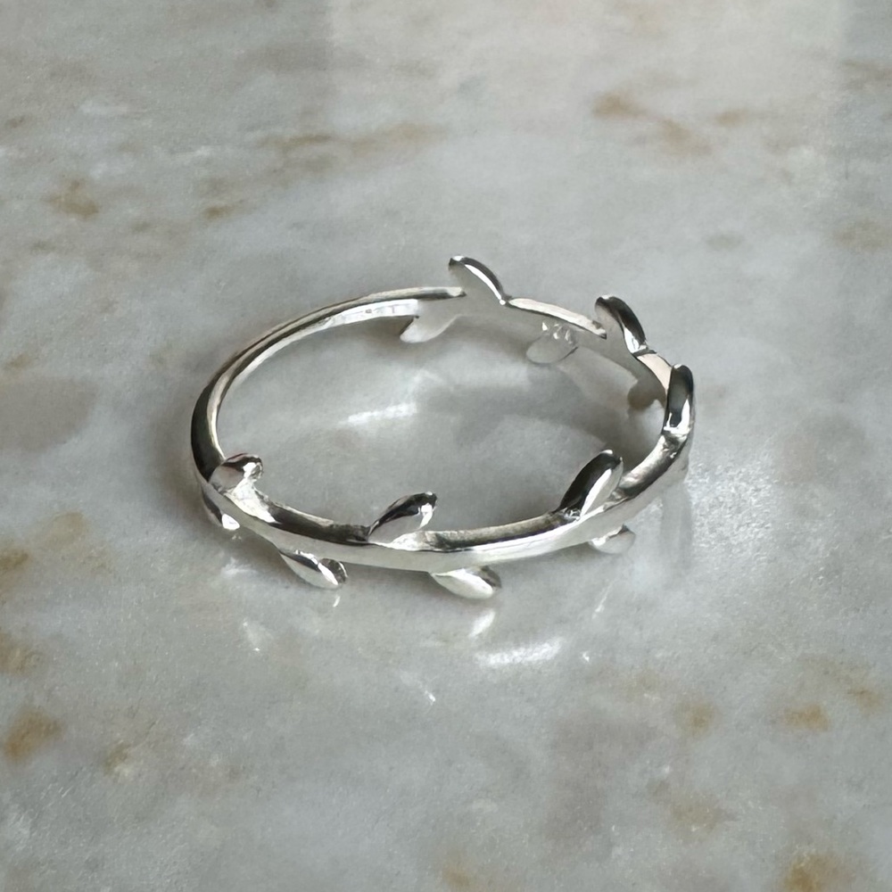 NWOT Sundance Quiet Vine Ring, Sterling Silver